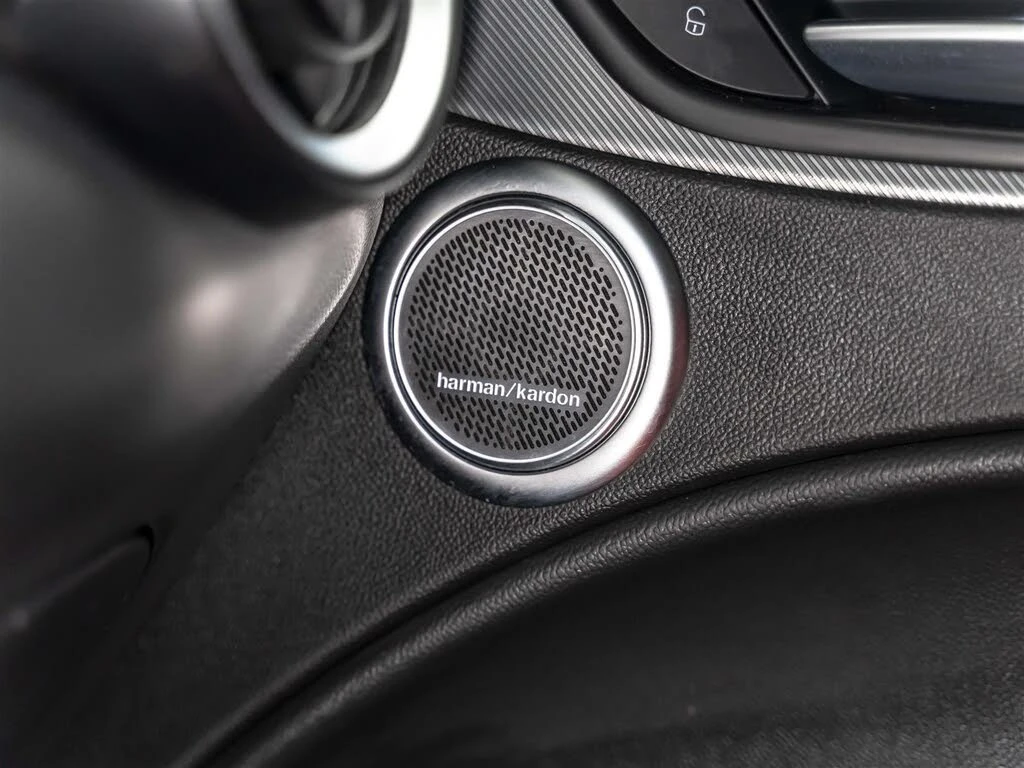 Alfa Romeo Stelvio RED | 4X4 | HARMAN KARDON | MEMORY , снимка 16 - Автомобили и джипове - 54873267