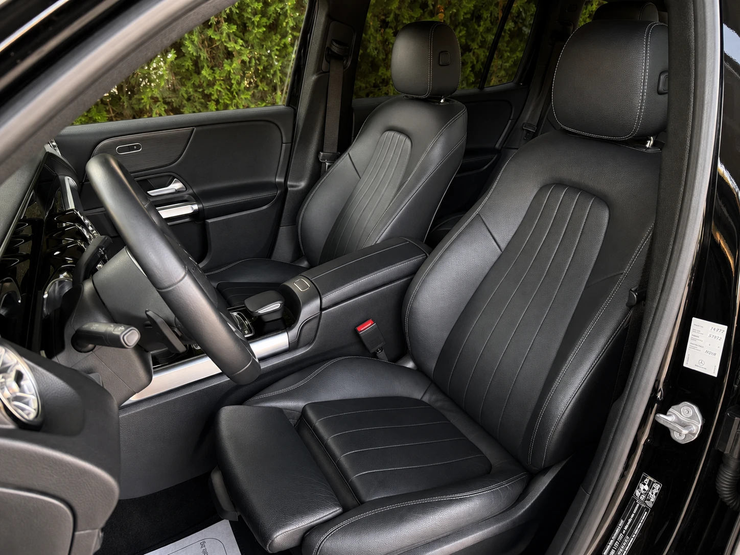 Mercedes-Benz GLB 220 d 4MATIC / DISTRONIC / 360  / PANORAMA / MEMORY / , снимка 7 - Автомобили и джипове - 55586594