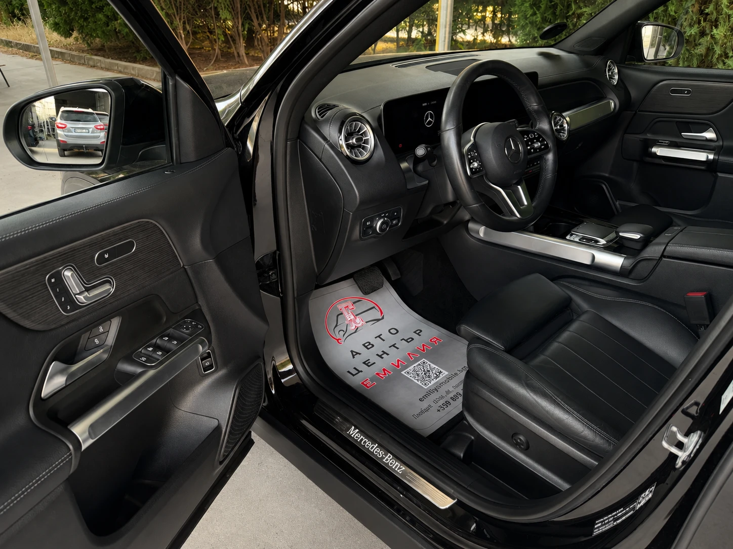 Mercedes-Benz GLB 220 d 4MATIC / DISTRONIC / 360  / PANORAMA / MEMORY / , снимка 6 - Автомобили и джипове - 55586594