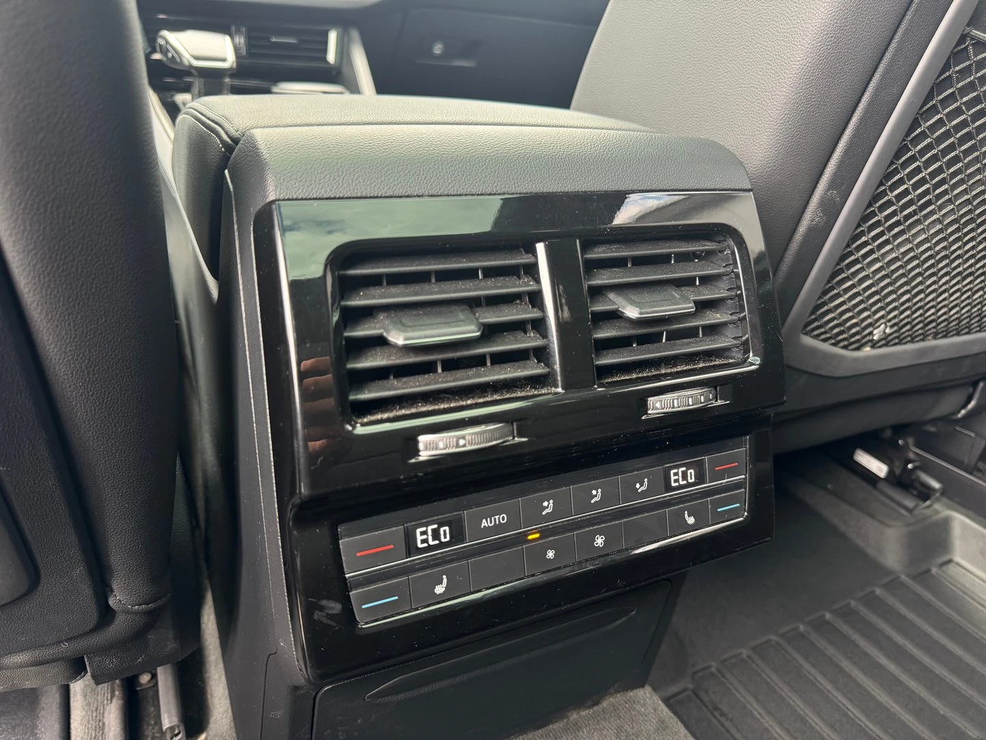VW Touareg, снимка 10 - Автомобили и джипове - 56120020