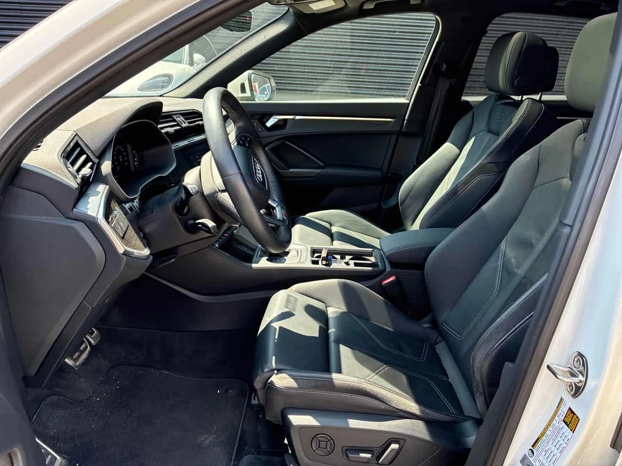 Audi Q3 * Progressiv * CARFAX * ОПЦИЯ ЗА ФИНАНСИРАНЕ, снимка 17 - Автомобили и джипове - 55668272