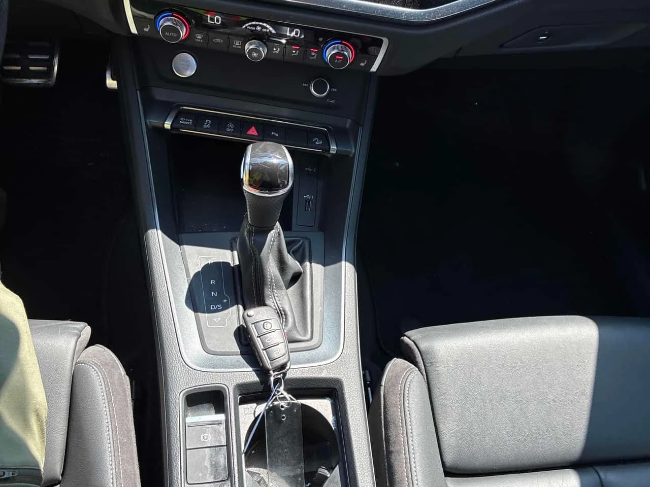 Audi Q3 * Progressiv * CARFAX * ОПЦИЯ ЗА ФИНАНСИРАНЕ, снимка 11 - Автомобили и джипове - 55668272