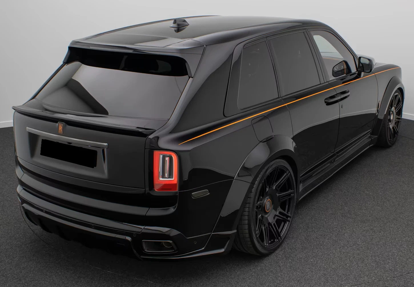 Rolls-Royce Cullinan BLACK BADGE* NOVITEC* DISTR* 360 CAM* KEYLESS* , снимка 3 - Автомобили и джипове - 55796360