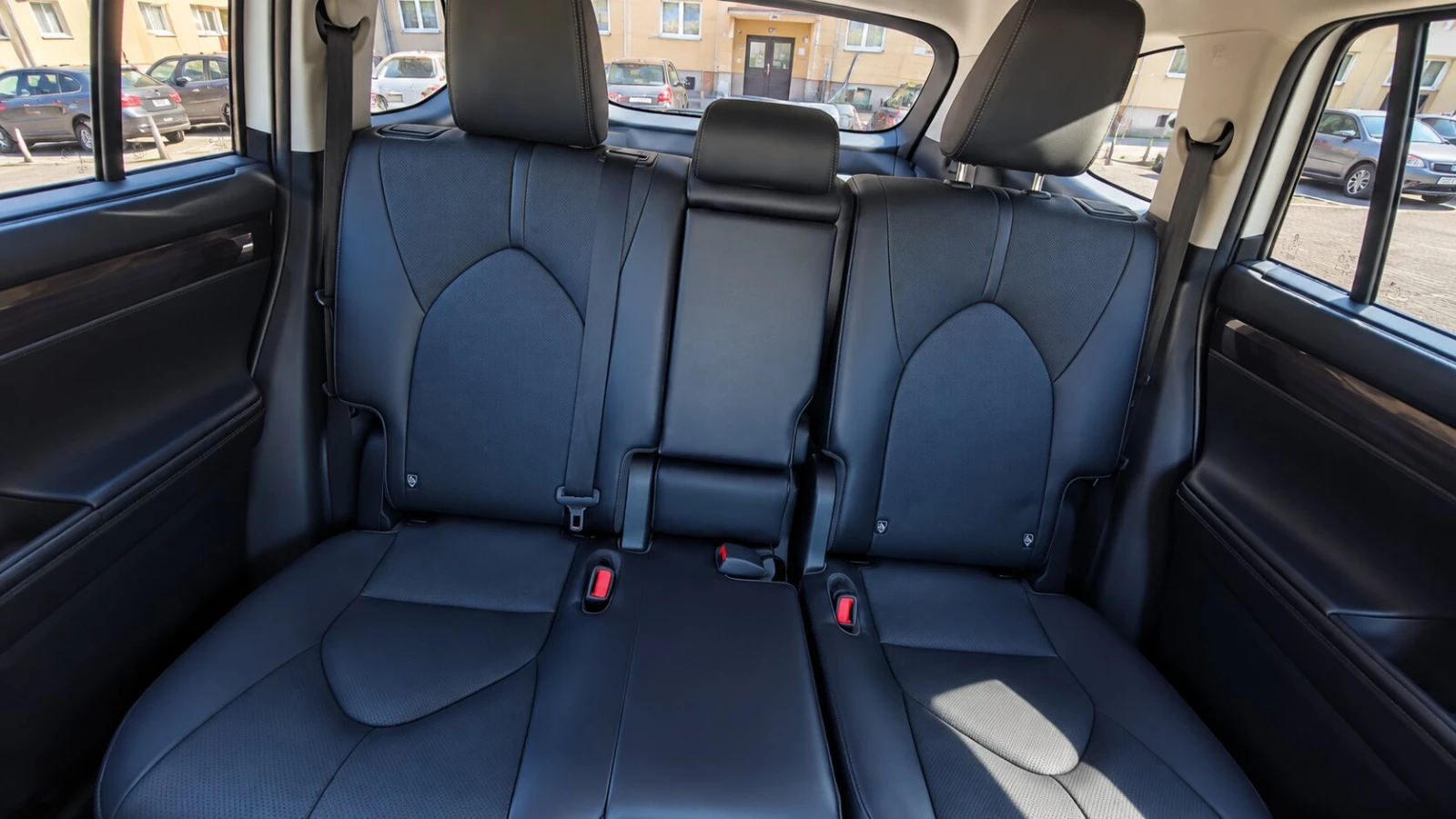 Toyota Highlander Hybrid 6+ 1 | Mobile.bg � ����������� 7
