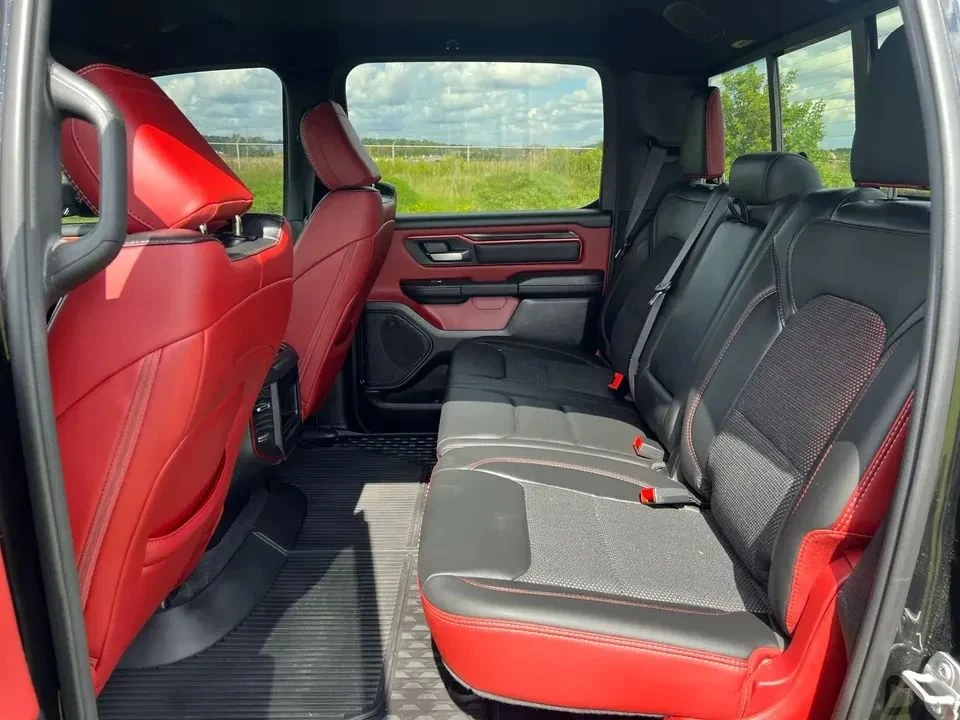 Dodge RAM 1500, снимка 16 - Автомобили и джипове - 56707688