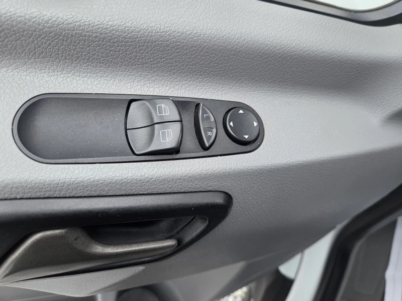 Mercedes-Benz Sprinter 319 CDI, Пътнически, 9 местен, Клима, Автомат, снимка 12 - Бусове и автобуси - 53564699