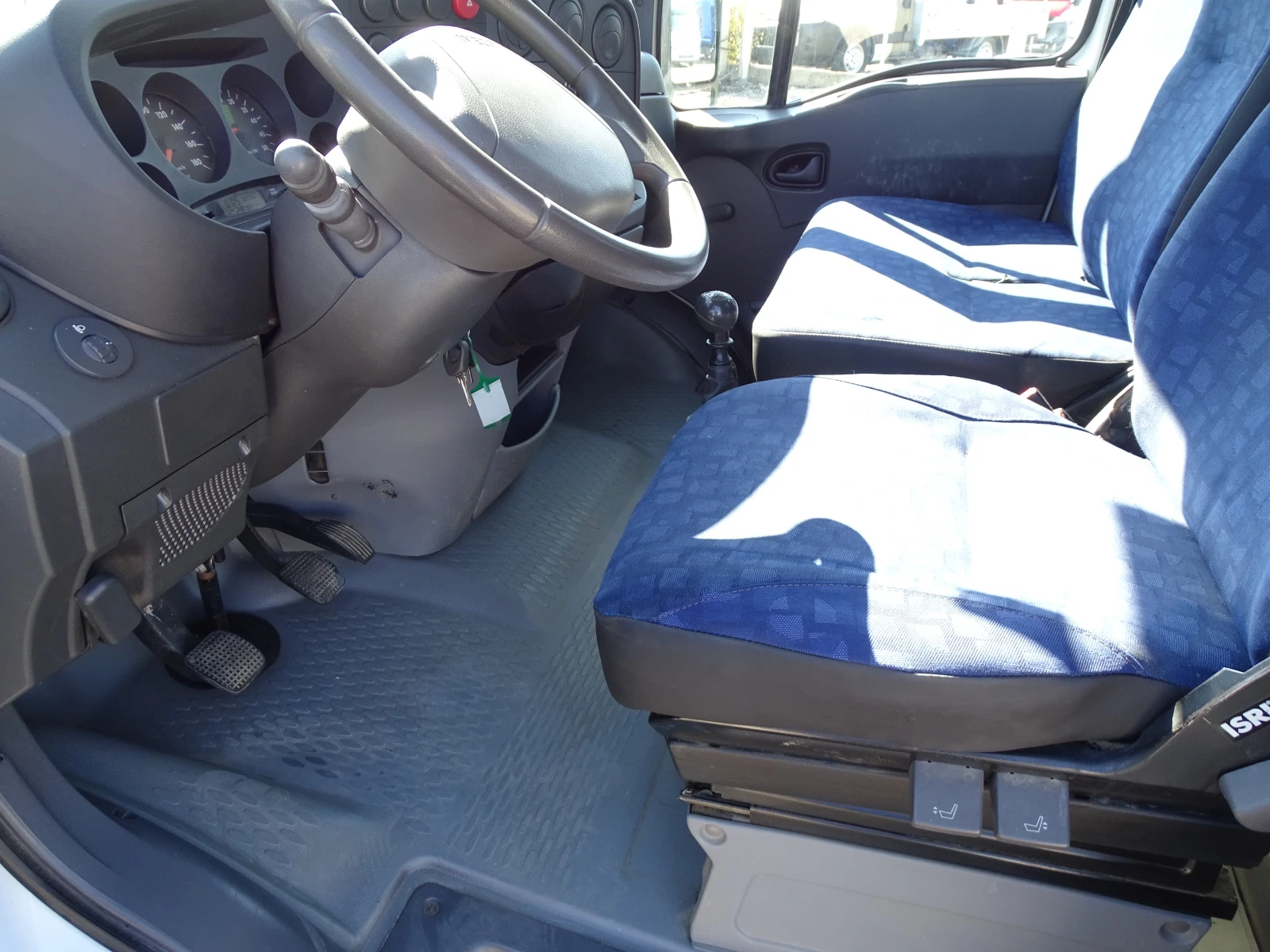Iveco 35c13  * * * 104 482 km* * * НОВ ВНОС ОТ ШВЕЙЦАРИЯ, снимка 13 - Бусове и автобуси - 56164467