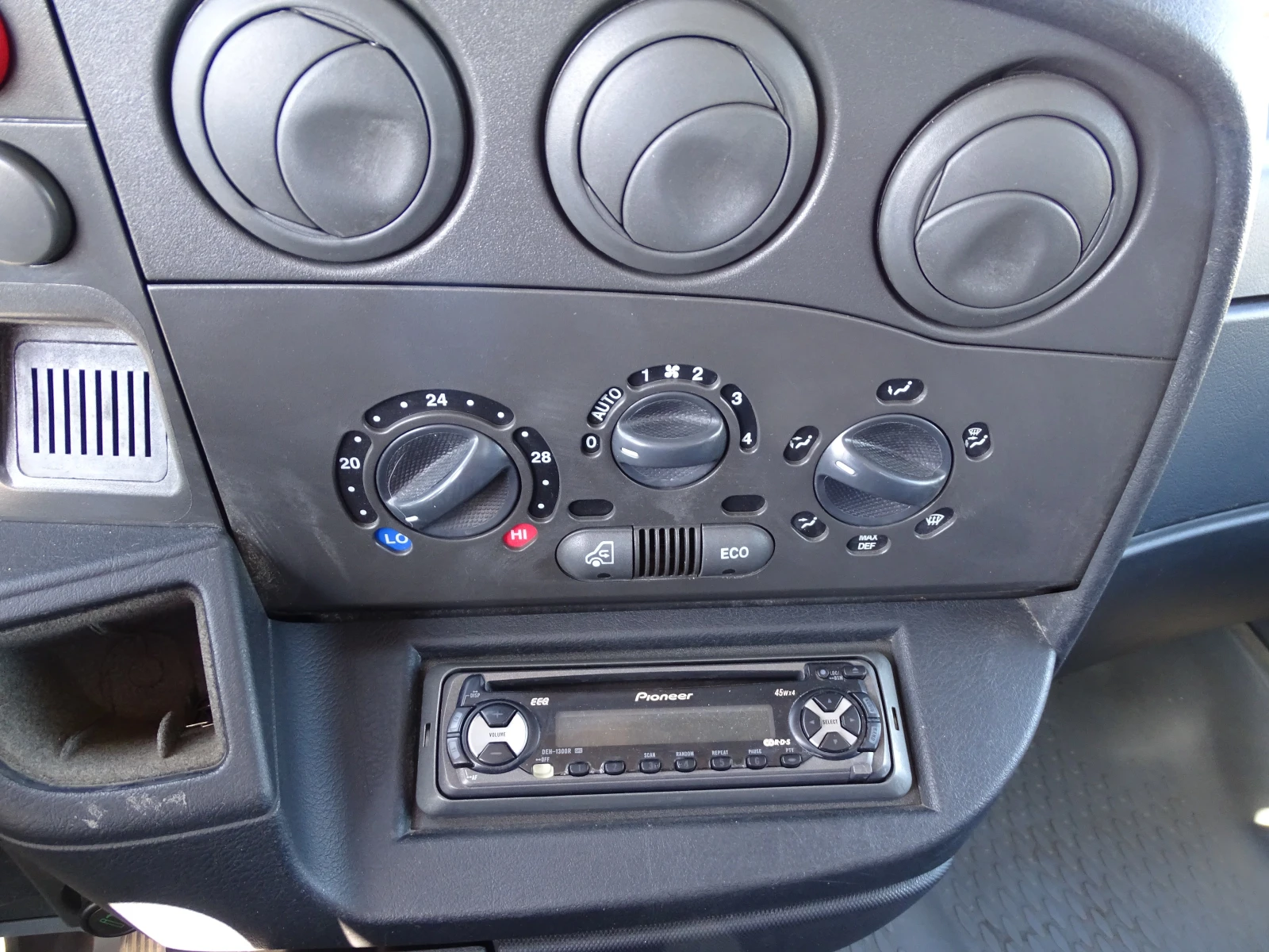 Iveco 35c13  * * * 104 482 km* * * НОВ ВНОС ОТ ШВЕЙЦАРИЯ, снимка 12 - Бусове и автобуси - 56164467