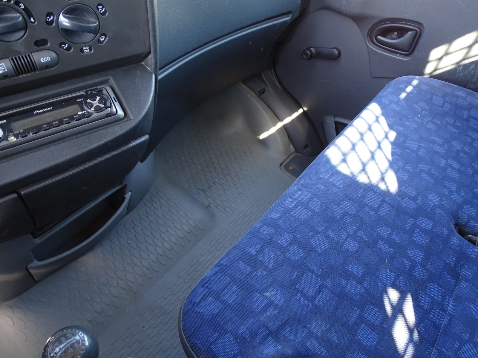 Iveco 35c13  * * * 104 482 km* * * НОВ ВНОС ОТ ШВЕЙЦАРИЯ, снимка 15 - Бусове и автобуси - 56164467