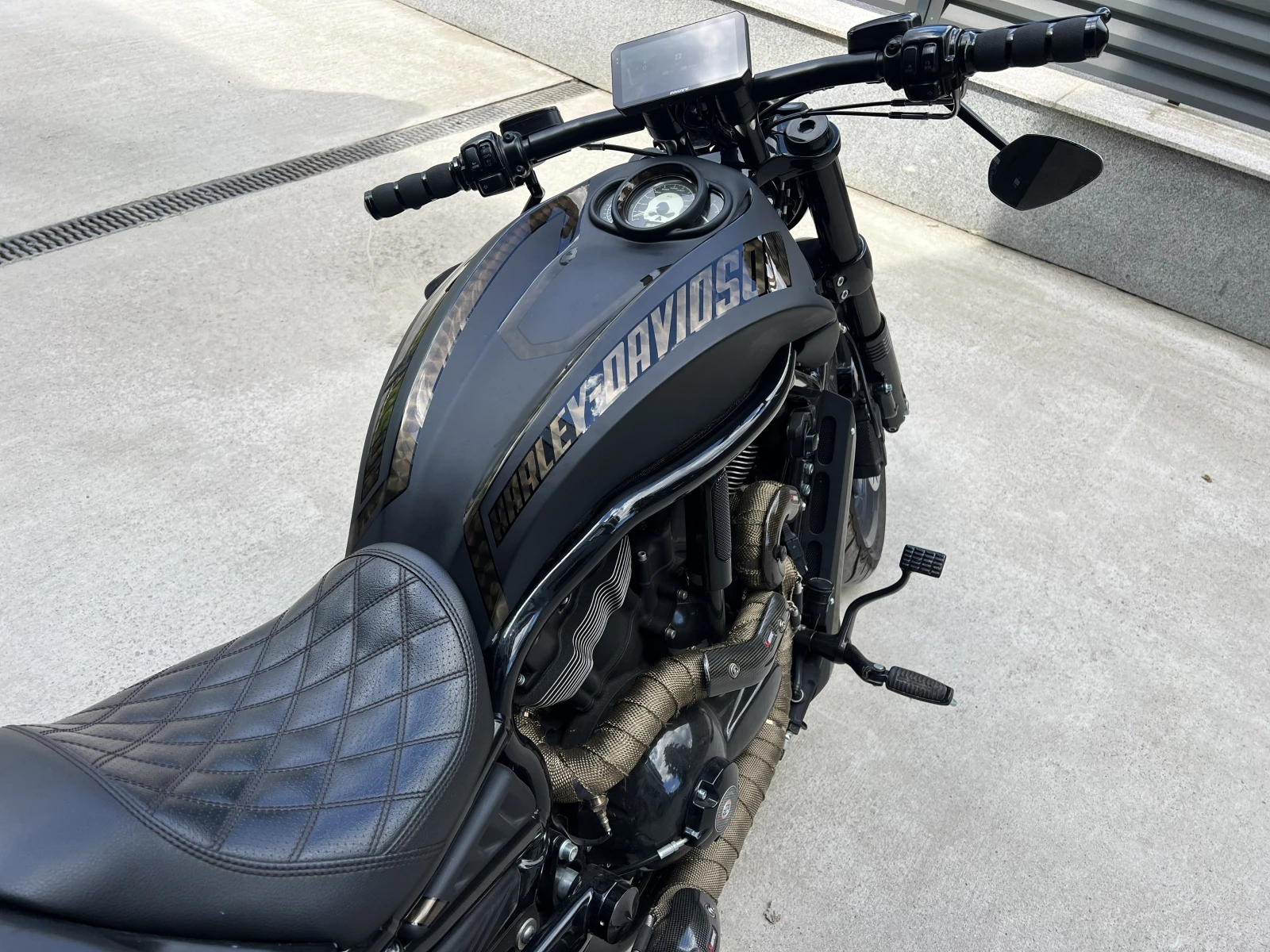 Harley-Davidson V-Rod / NIGHT ROD / CUSTOM/ 300 / AKRAPOVIC / CAR PLAY, снимка 14 - Мотоциклети и мототехника - 54711286