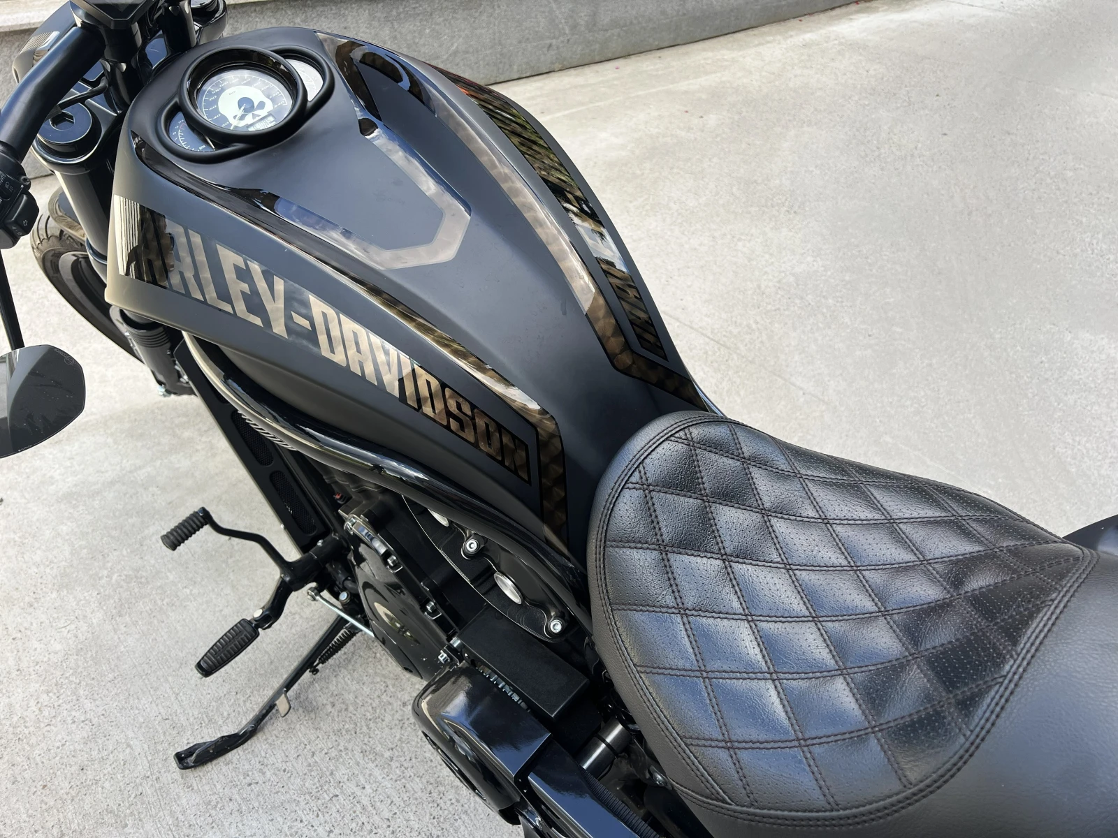 Harley-Davidson V-Rod / NIGHT ROD / CUSTOM/ 300 / AKRAPOVIC / CAR PLAY, снимка 13 - Мотоциклети и мототехника - 54711286