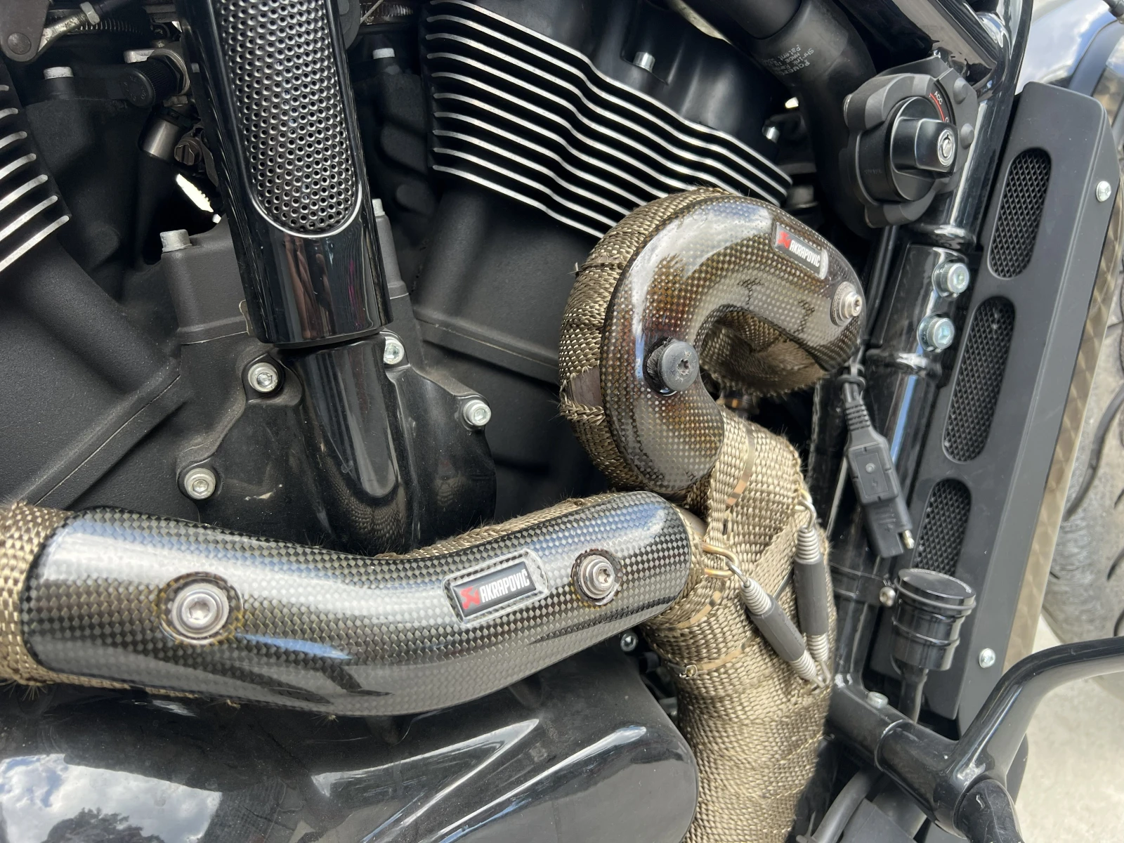 Harley-Davidson V-Rod / NIGHT ROD / CUSTOM/ 300 / AKRAPOVIC / CAR PLAY, снимка 9 - Мотоциклети и мототехника - 54711286