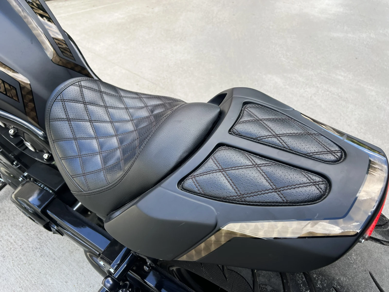 Harley-Davidson V-Rod / NIGHT ROD / CUSTOM/ 300 / AKRAPOVIC / CAR PLAY, снимка 12 - Мотоциклети и мототехника - 54711286