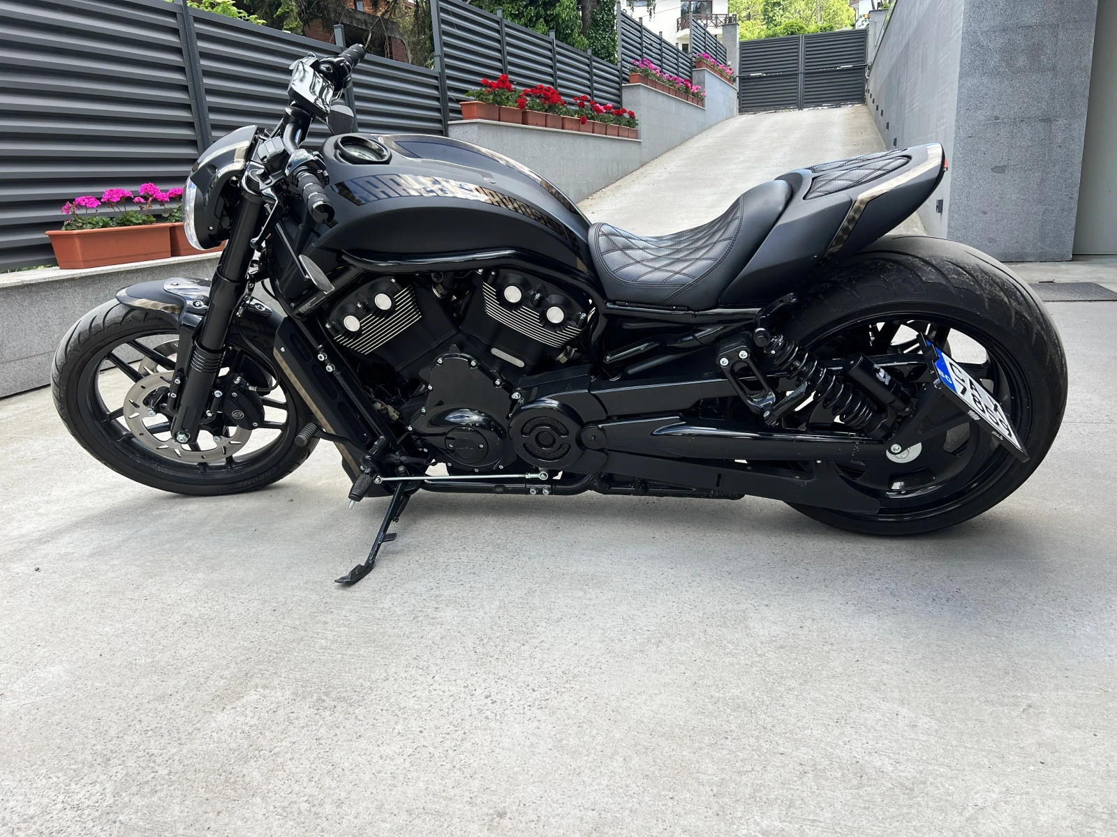 Harley-Davidson V-Rod / NIGHT ROD / CUSTOM/ 300 / AKRAPOVIC / CAR PLAY, снимка 6 - Мотоциклети и мототехника - 54711286