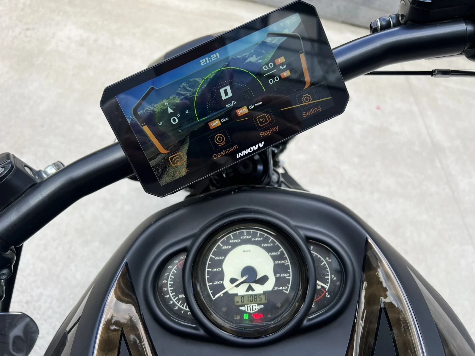 Harley-Davidson V-Rod / NIGHT ROD / CUSTOM/ 300 / AKRAPOVIC / CAR PLAY, снимка 11 - Мотоциклети и мототехника - 54711286