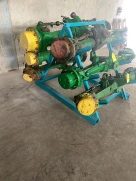 Трактор John Deere Предни мостове употребявани на части , снимка 1