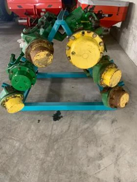 Трактор John Deere Предни мостове употребявани на части , снимка 4