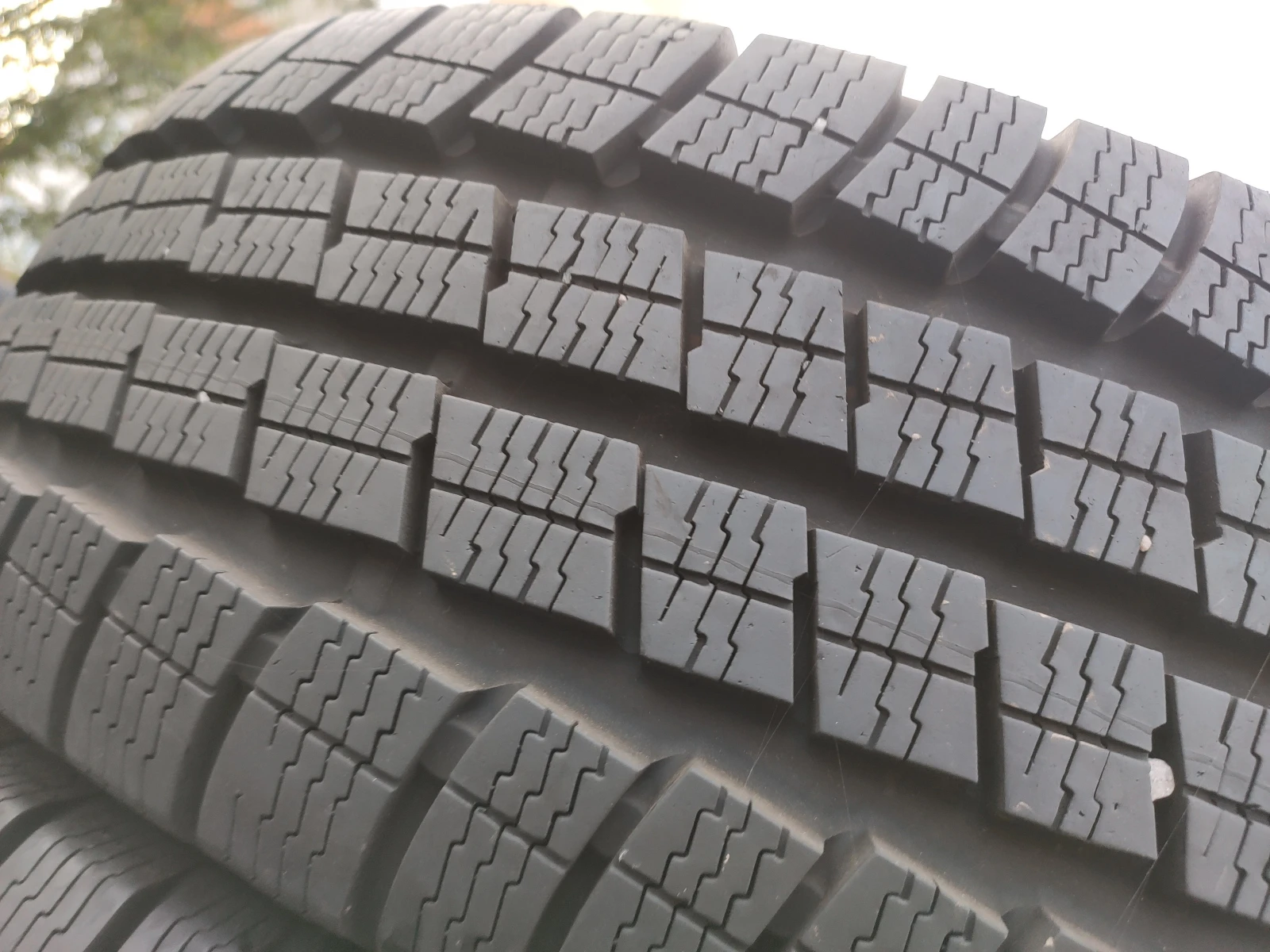 ���� 215/65R16 | Mobile.bg � ����������� 2