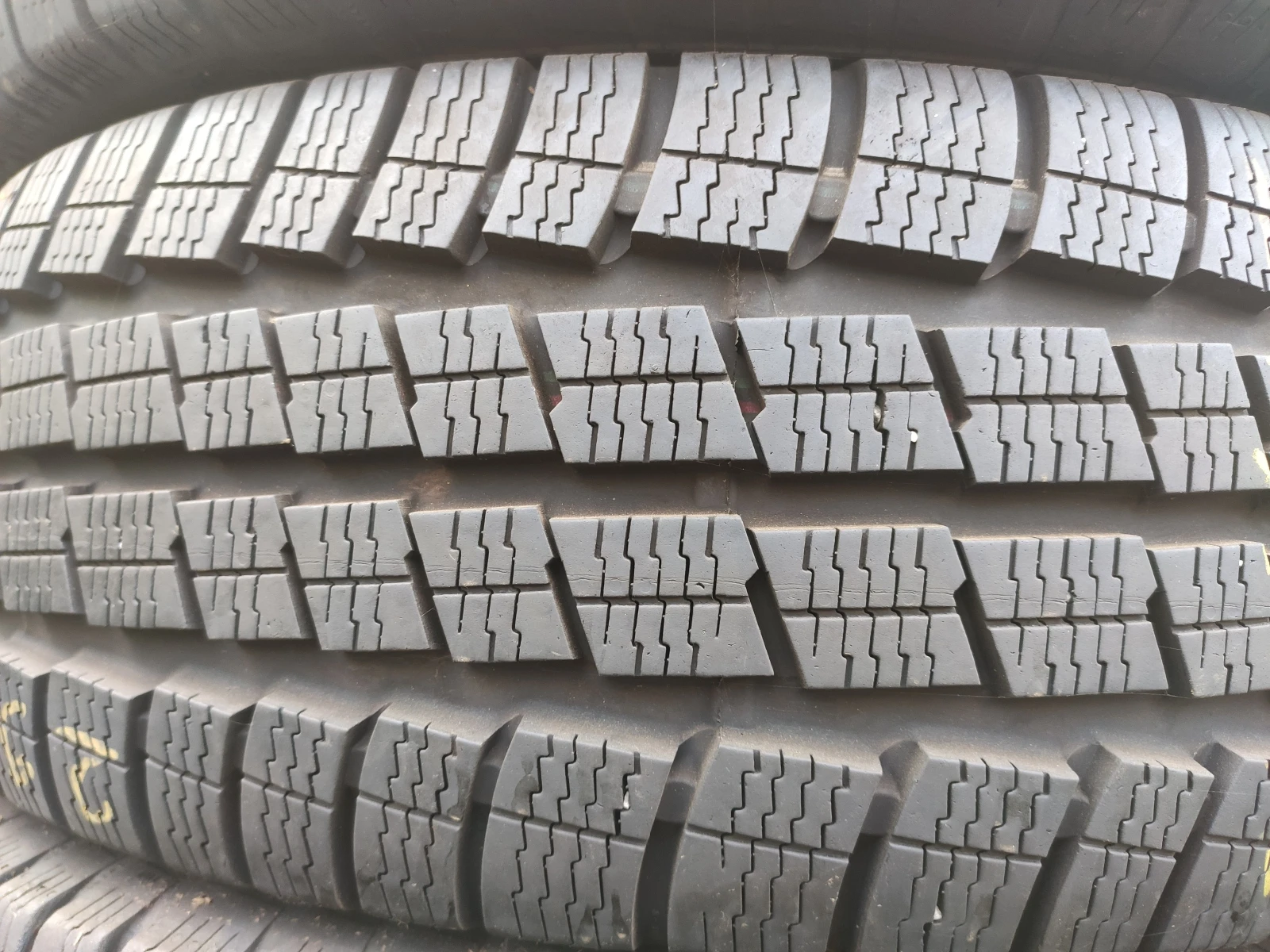 ���� 215/65R16 | Mobile.bg � ����������� 4