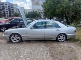 Mercedes-Benz E 320, снимка 11