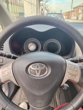 Обява за продажба на Toyota Auris 1.6 ~7 300 лв. - изображение 3