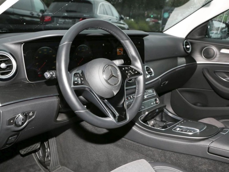 Mercedes-Benz E 200 НАЛИЧЕН AVANTGARDE + EXKUSIV EXTEREUR + BUSINESS  , снимка 11 - Автомобили и джипове - 39794348