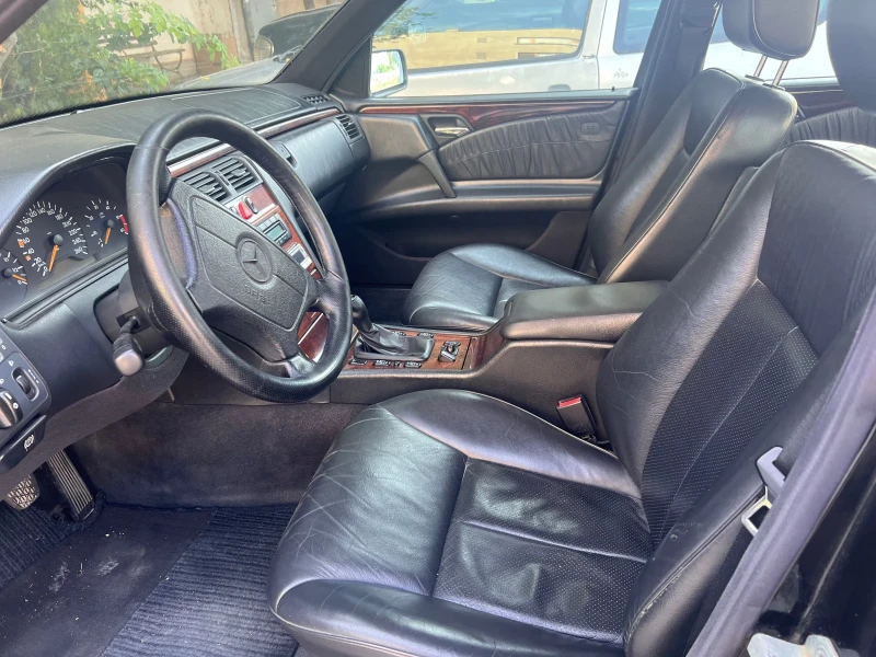 Mercedes-Benz E 250, снимка 11 - Автомобили и джипове - 47291880