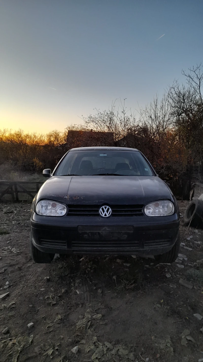 VW Golf, снимка 1 - Автомобили и джипове - 48708996