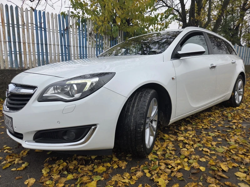 Opel Insignia Sports Tourer, снимка 5 - Автомобили и джипове - 52352873