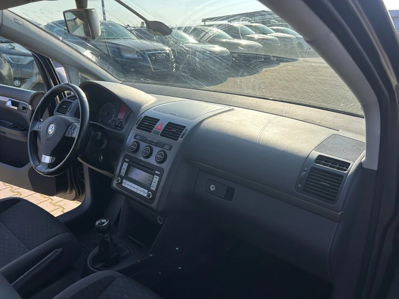 VW Touran 1.9TDI EURO 4, снимка 11 - Автомобили и джипове - 52849629