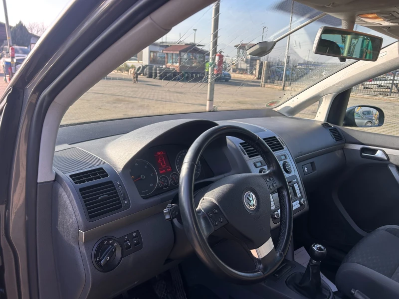 VW Touran 1.9TDI EURO 4, снимка 10 - Автомобили и джипове - 52849629