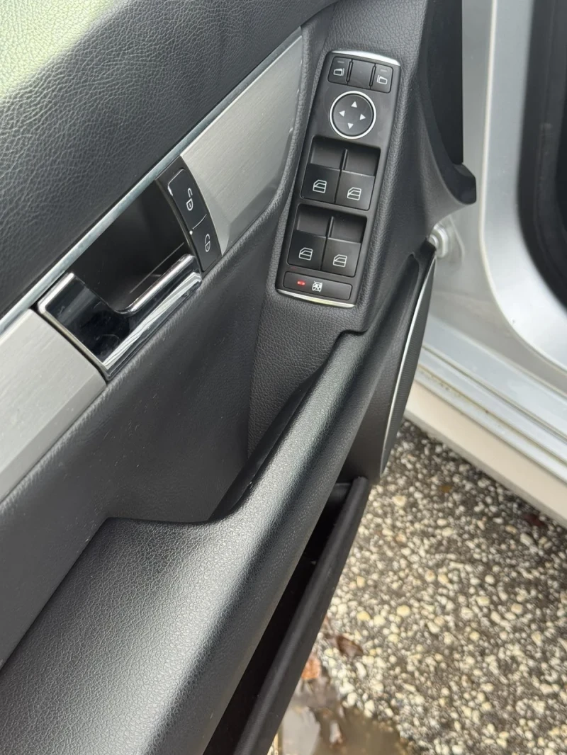 Mercedes-Benz C 200 * * БЕНЗИН* * AMG* * 184кс.* * Подгрев* * Германия, снимка 16 - Автомобили и джипове - 52973079