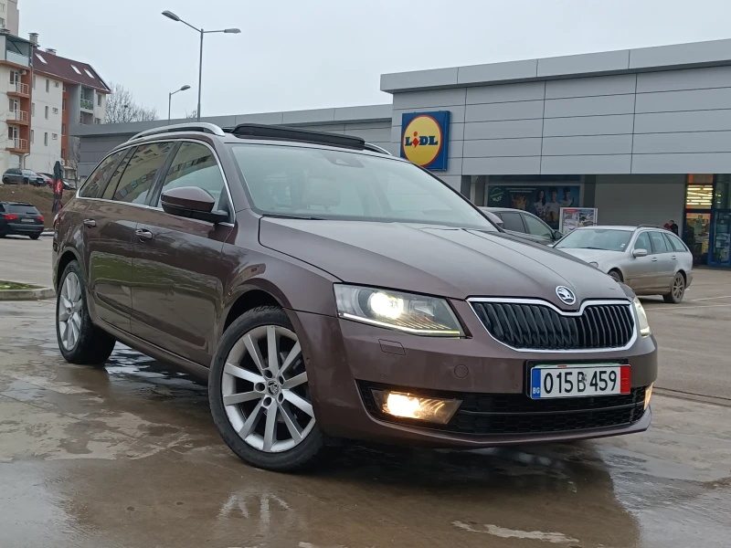 Skoda Octavia 2.0/150/DSG/PANO/NAVI/CANYON/LED/Кожа, снимка 2 - Автомобили и джипове - 53224307