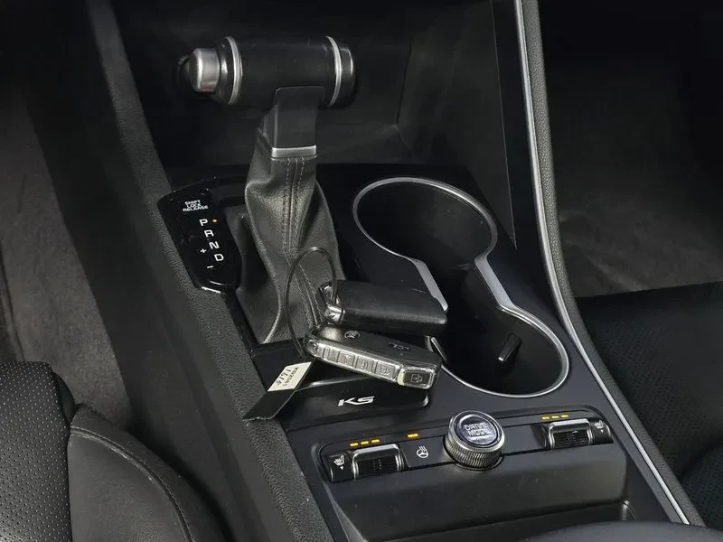 Kia K5  2.0 Lpi Standard, снимка 9 - Автомобили и джипове - 56594202