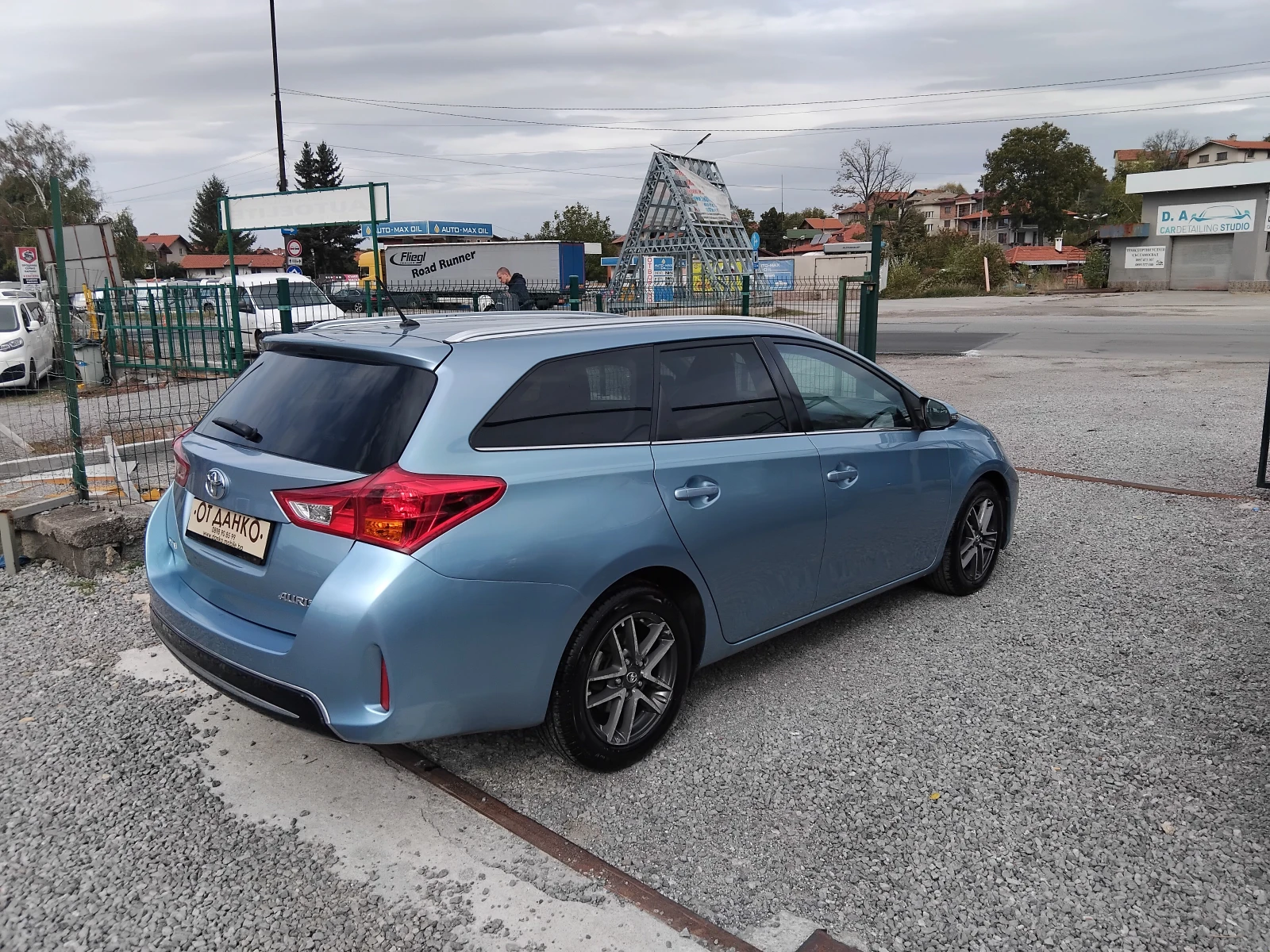 Toyota Auris 2.0D-4D - изображение 4