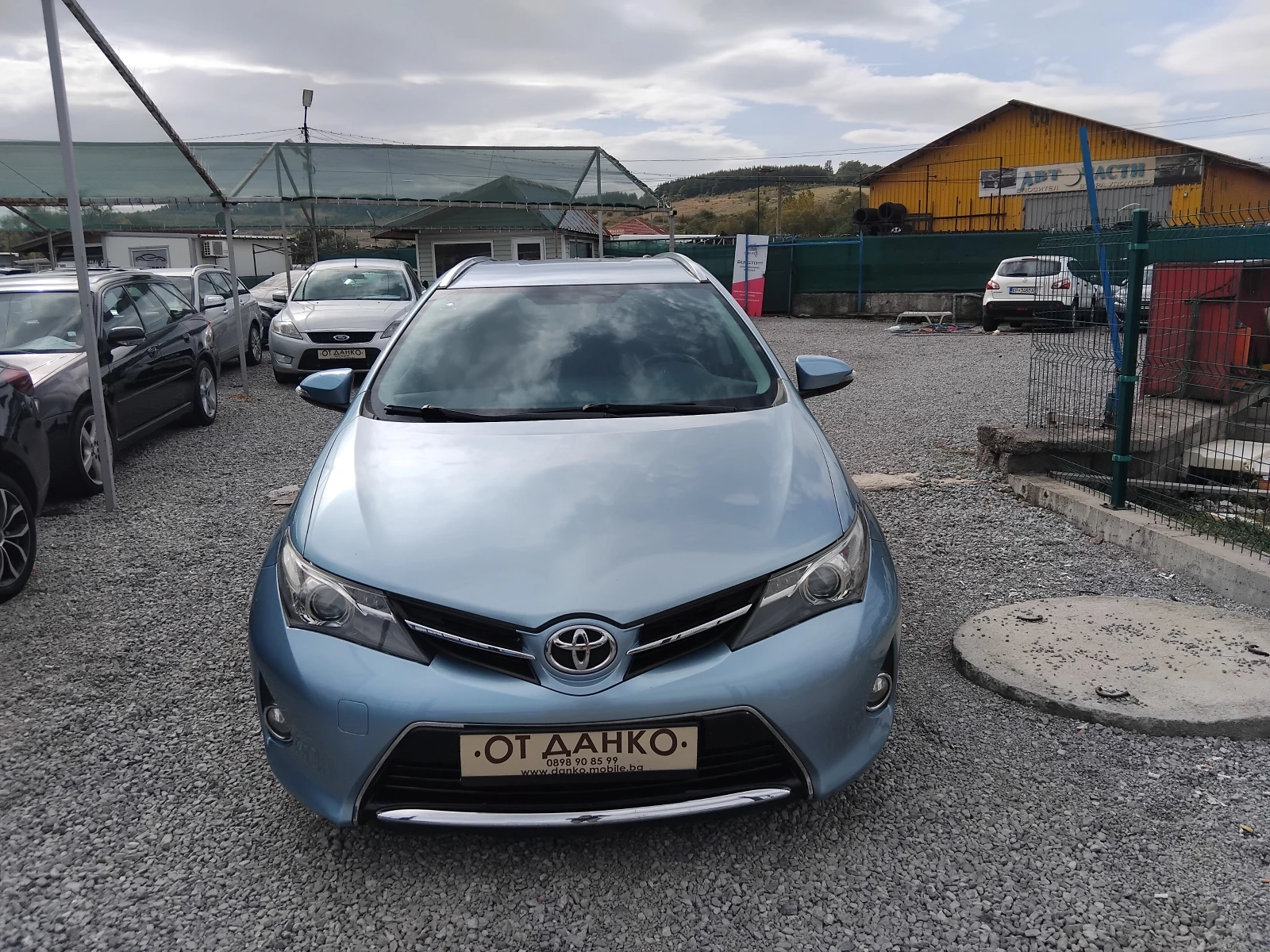 Toyota Auris 2.0D-4D - изображение 3