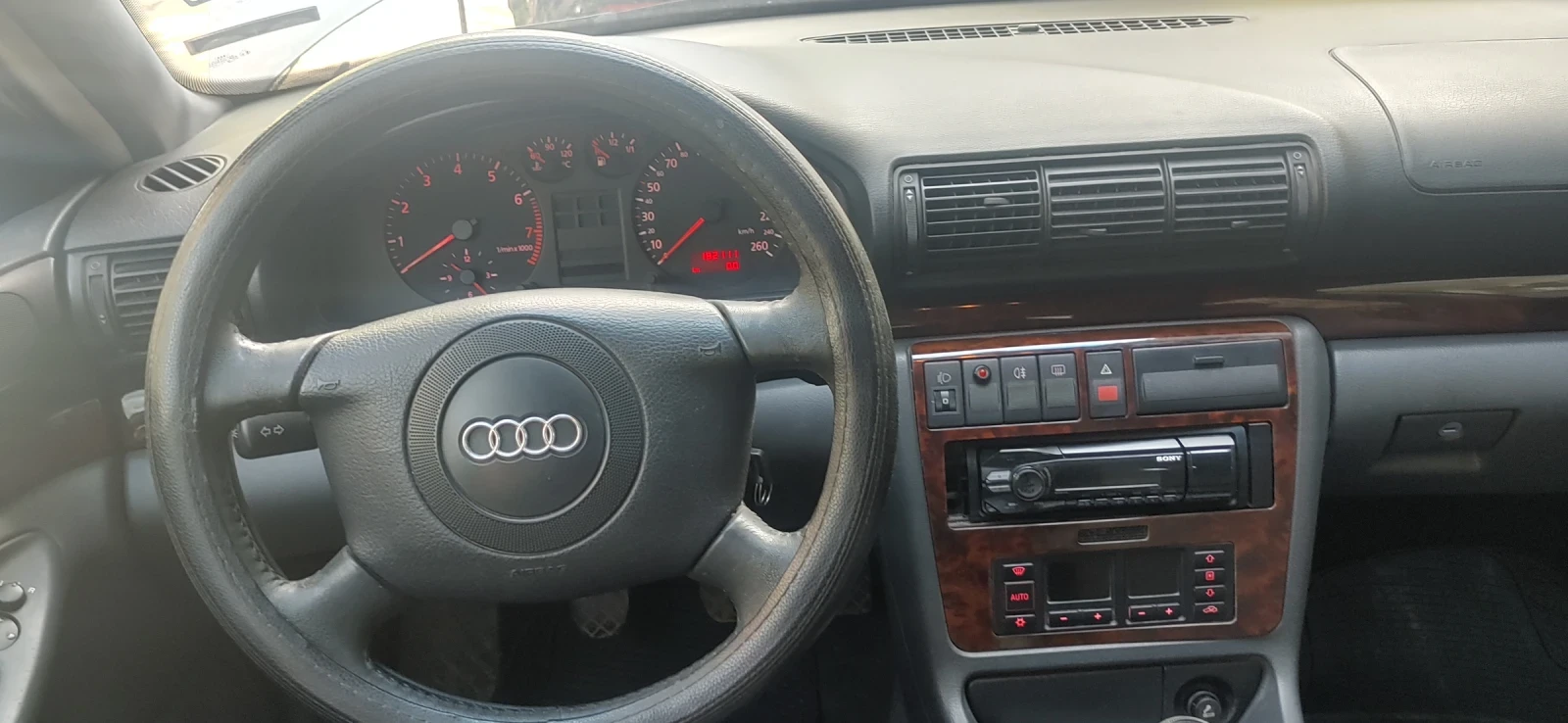 Audi A4 1.8бенИстински!  182110 км.   Топ сьстояние!      - изображение 6