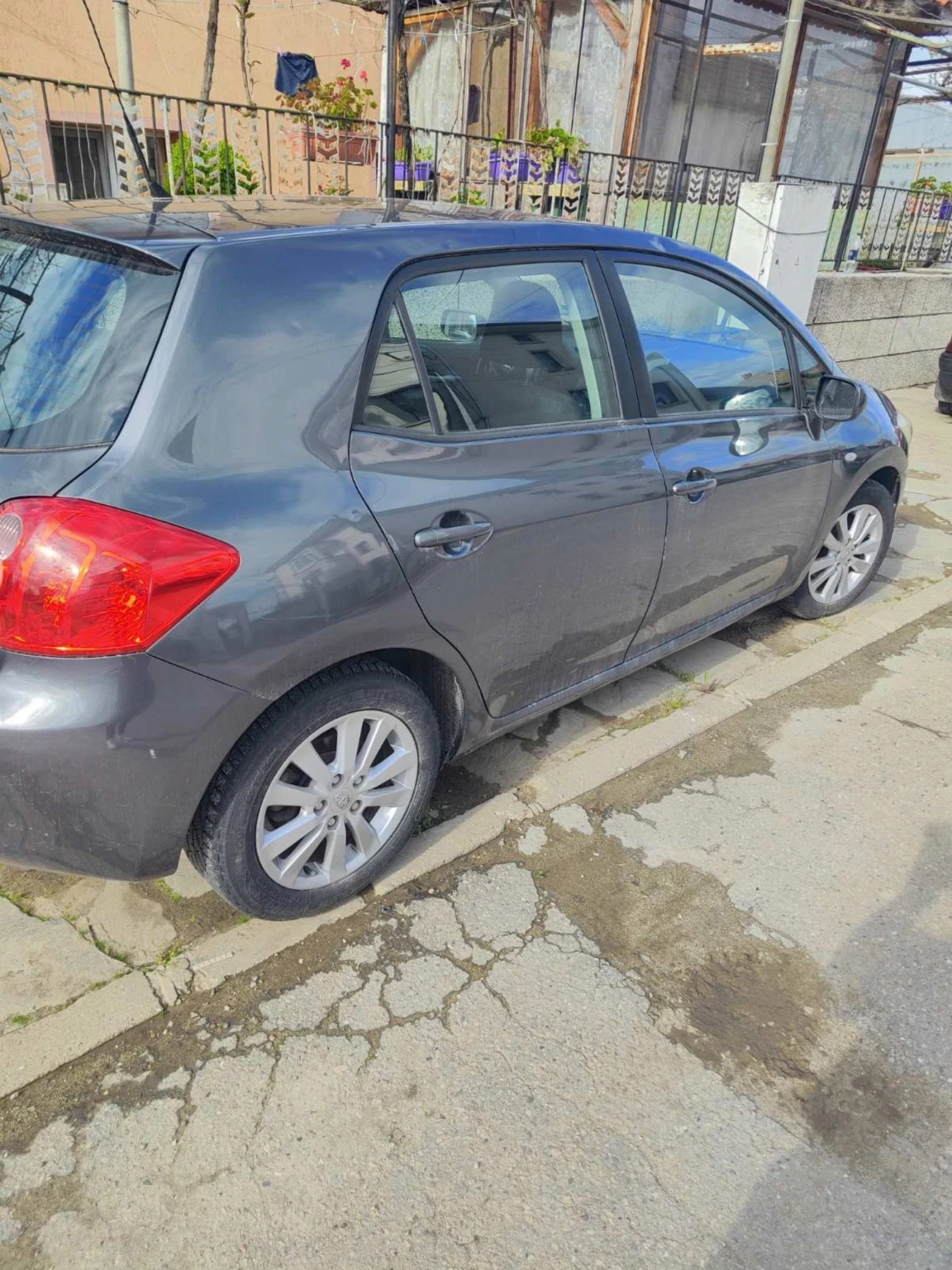 Toyota Auris 1.6 - изображение 2