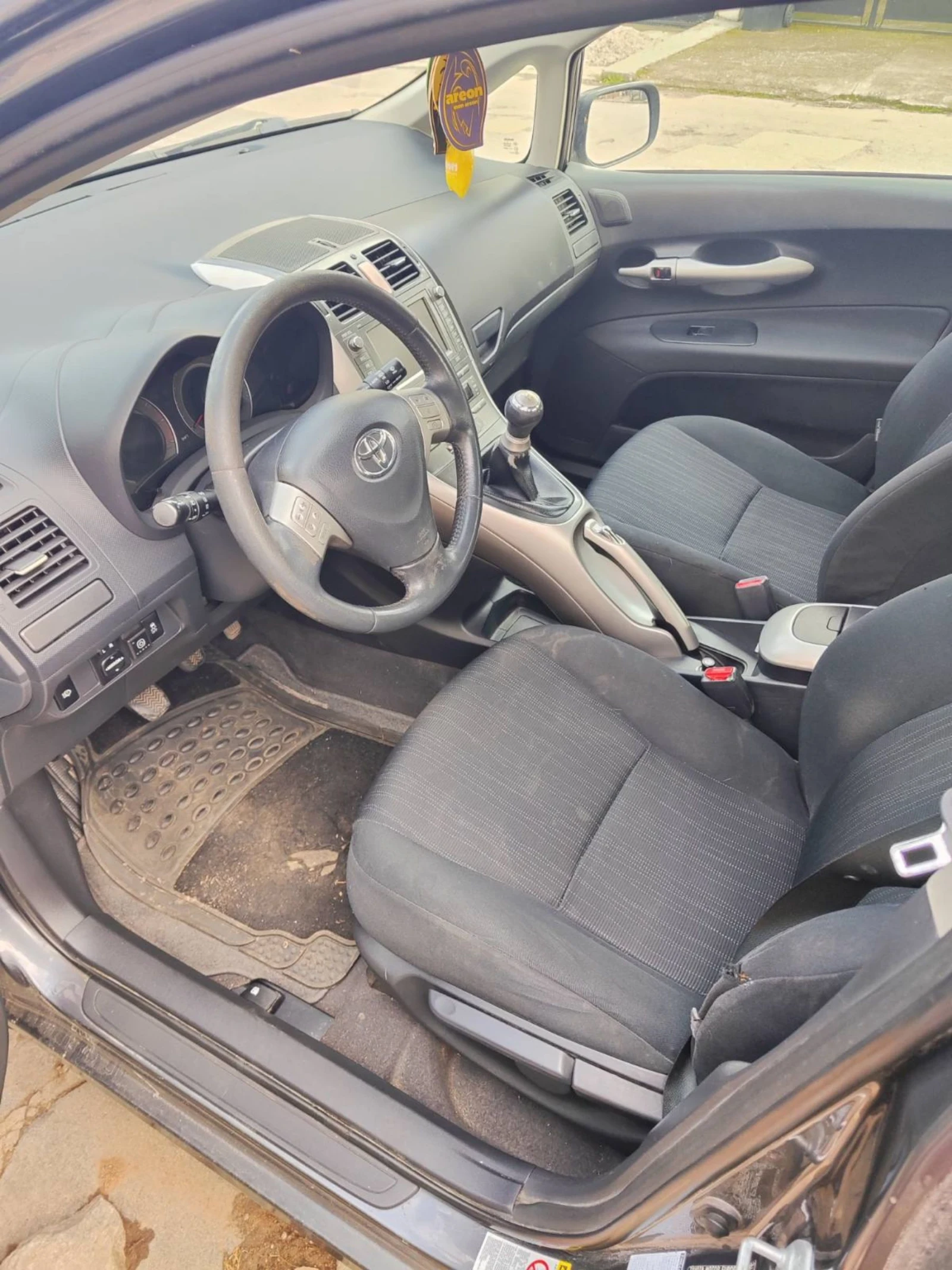 Toyota Auris 1.6 - изображение 5