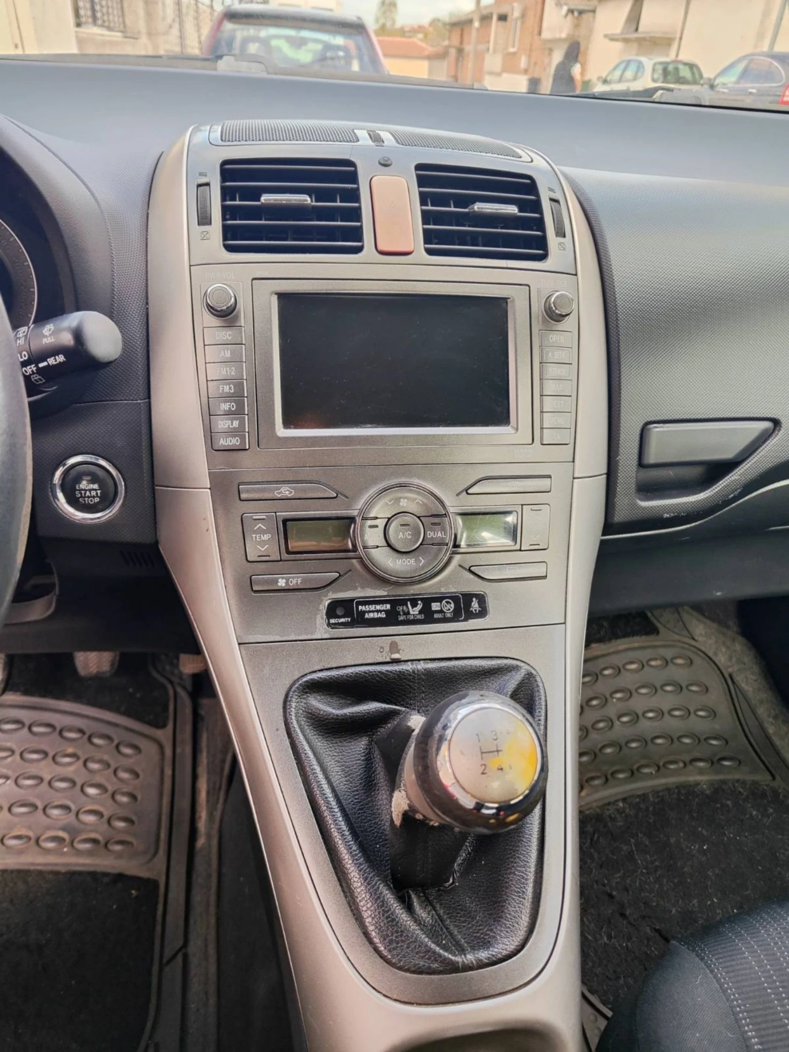 Toyota Auris 1.6 - изображение 6