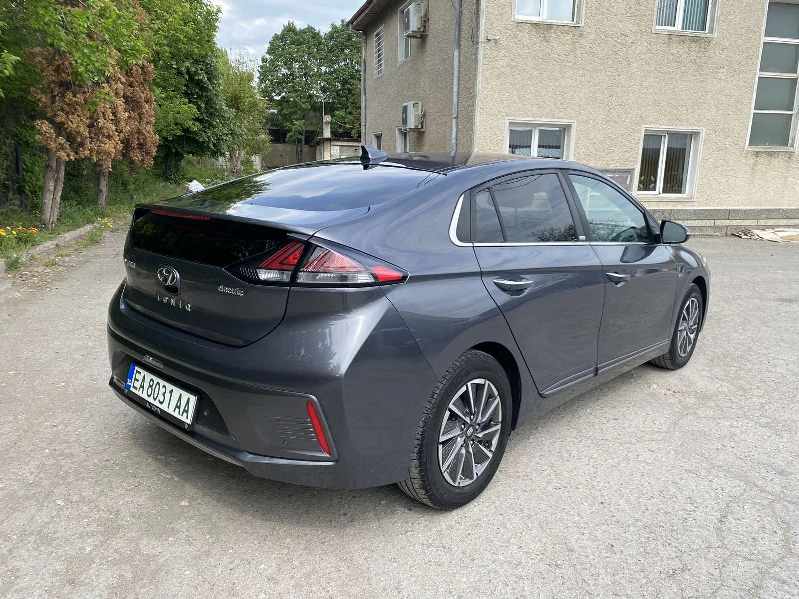 Hyundai Ioniq  - изображение 5