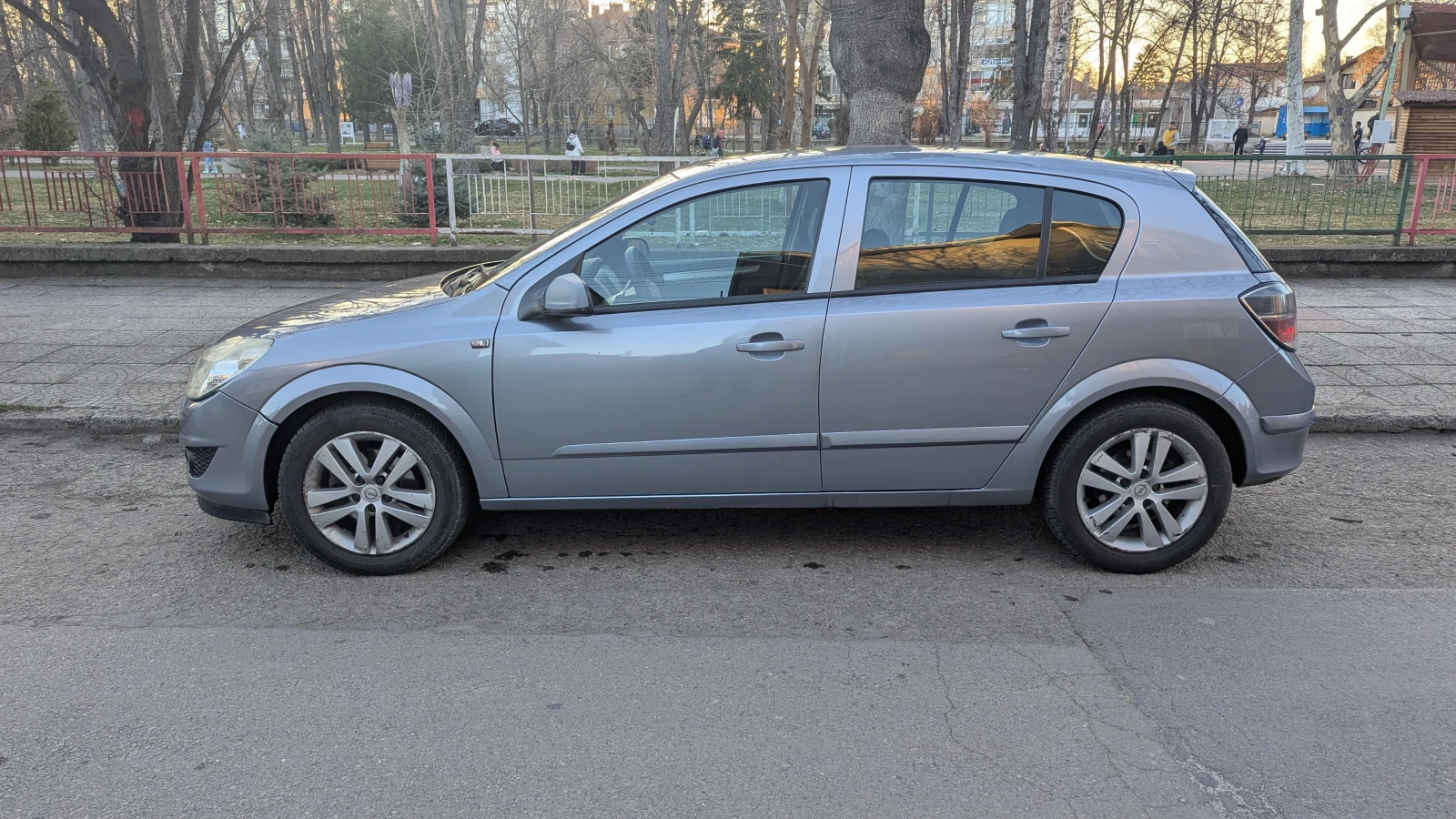 Opel Astra H - изображение 2