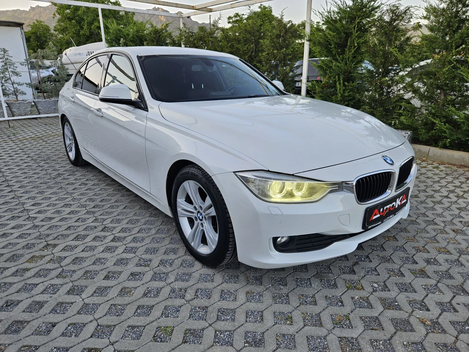 BMW 320 2.0D-163кс= 6СКОРОСТИ= LED= NAVI= ПОДГРЕВ= LUXURY - изображение 2