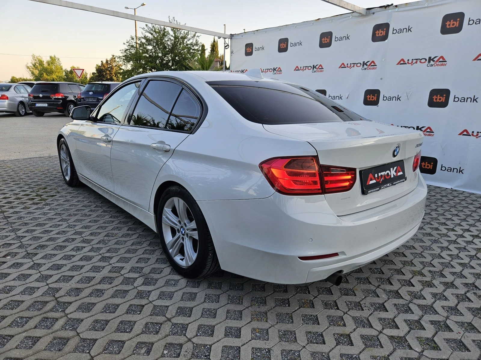 BMW 320 2.0D-163кс= 6СКОРОСТИ= LED= NAVI= ПОДГРЕВ= LUXURY - изображение 5