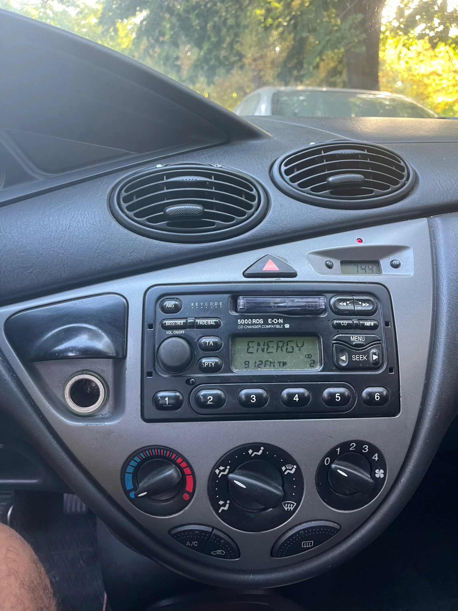 Ford Focus 1.8 90кс - изображение 5