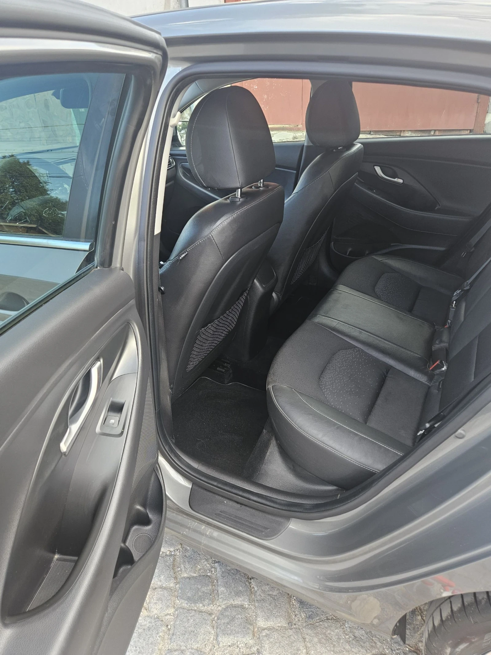 Hyundai I30 1.4 T-GDI Fastback | Mobile.bg   12