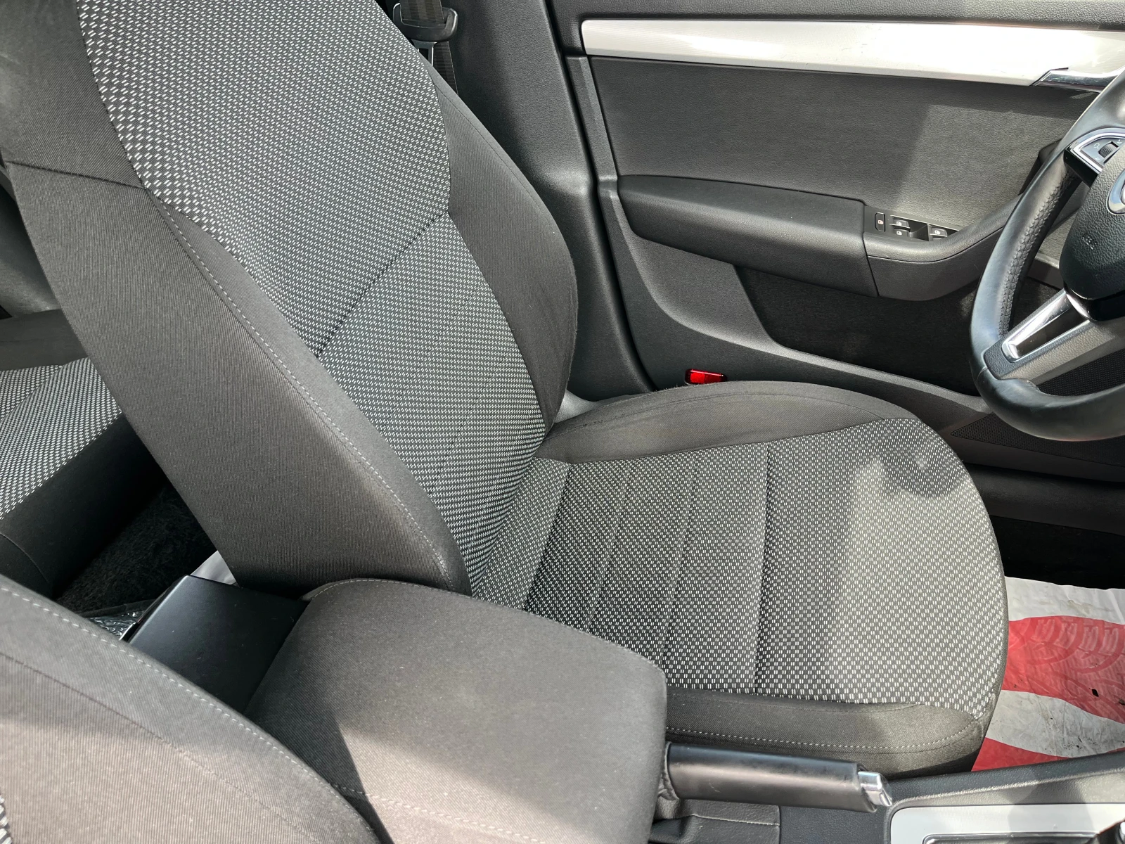 Skoda Octavia 1.6 TDI 110k.c - изображение 7