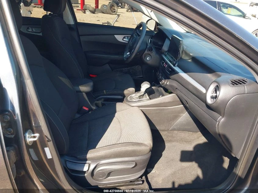 Kia Forte 2.0L I-4 DOHC, VVT, 147HP Front Wheel Drive | Mobile.bg   10