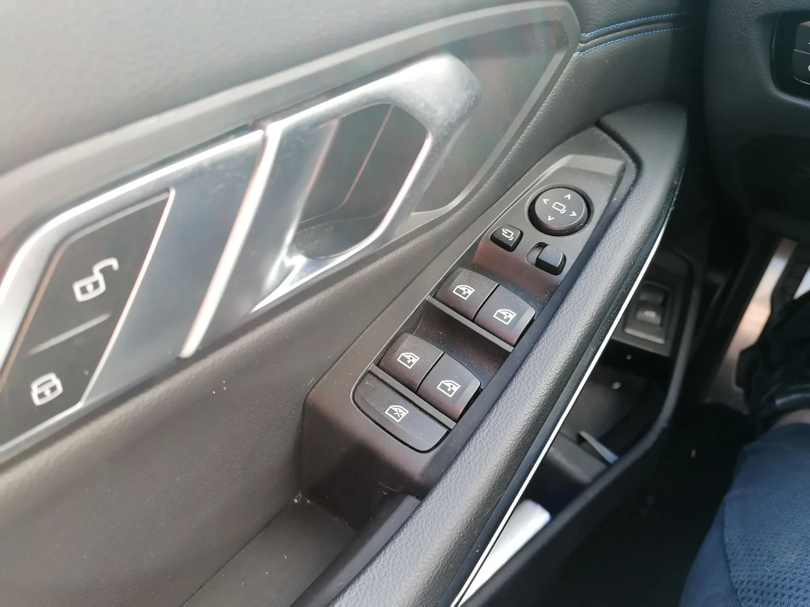 BMW 320  Xdrive, mild hybrid M paket, снимка 5 - Автомобили и джипове - 53892954