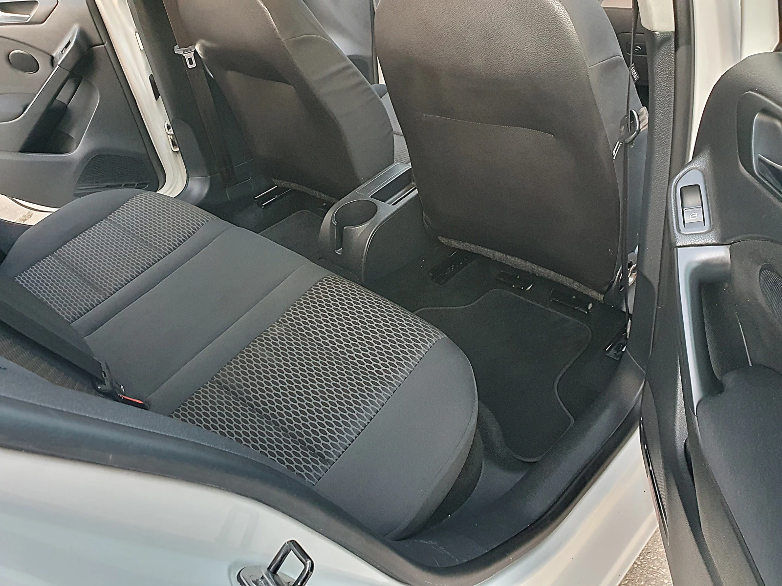 VW Golf 1.4i - 80k.s. Evro 5A, снимка 11 - Автомобили и джипове - 54117726